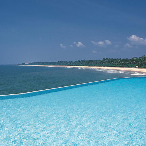 Infinity pool and beach at the Saman Villas